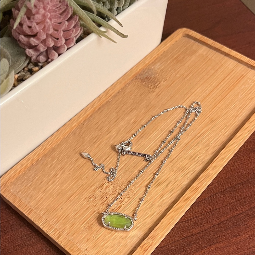 Kendra Scott Elisa Pendant Necklace with Satellite Chain in Silver and Peridot